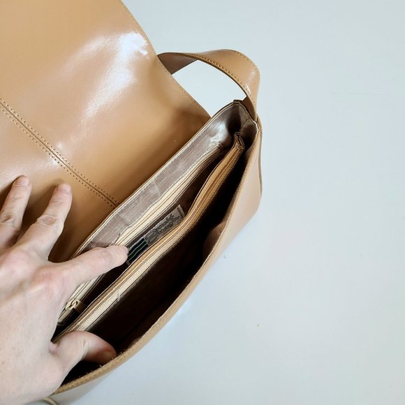 Arnold Churgin messenger shoulder bag. - Picture 7 of 8